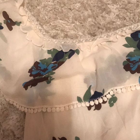 One sleeve Blouse - Picture 4 of 4